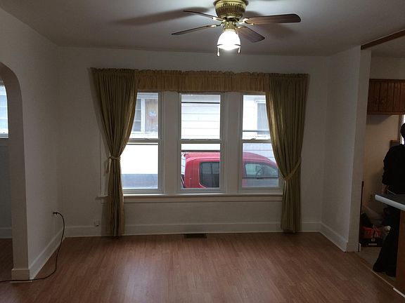 2nd image of 1833 W 21st St