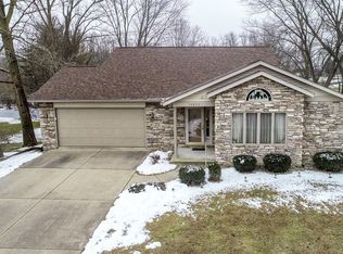14052 Claire Ln, Middlebury, IN 46540