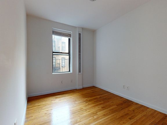 5th image of 307 E 77th St APT 4F