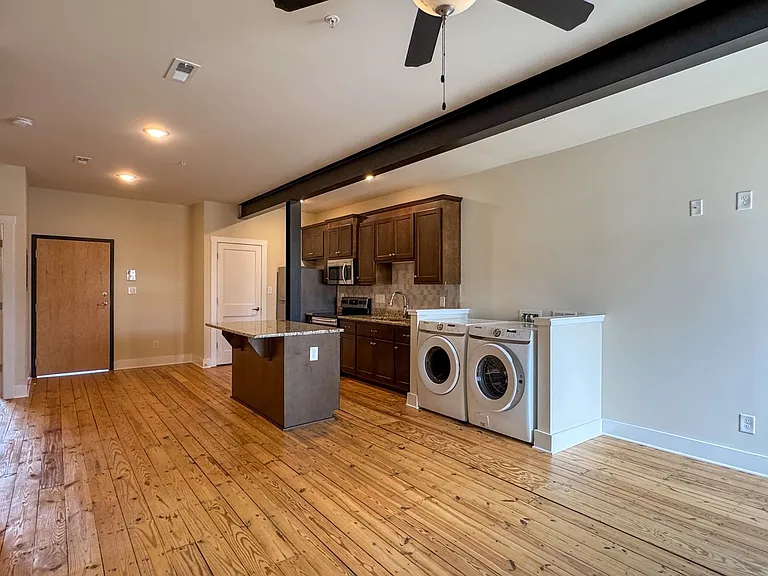 106 N Main St #4 — Photo 4