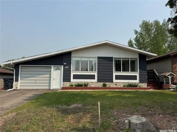 208 7th STREET E, Wynyard, SK S0A 4T0