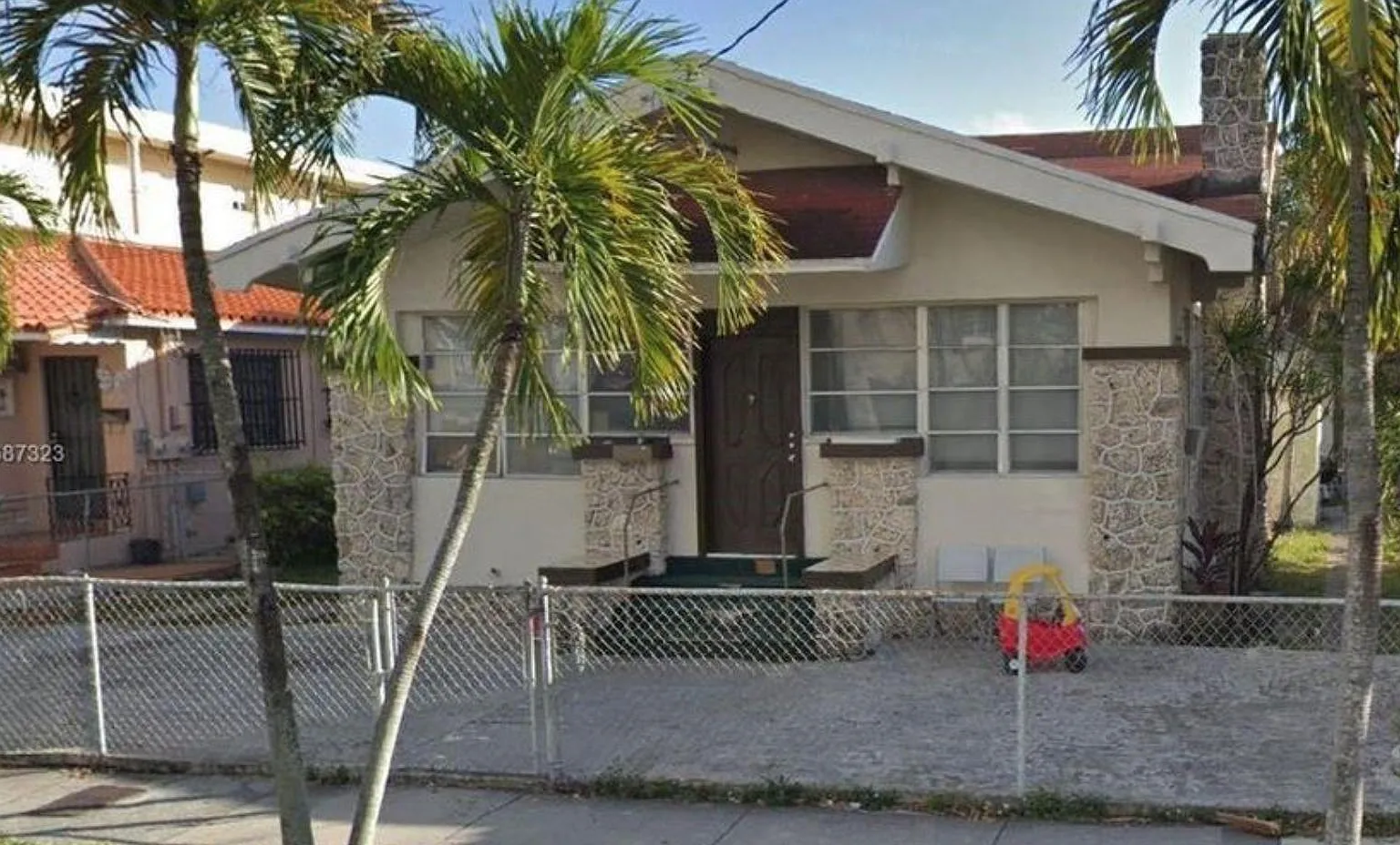 SW 2nd St, Miami — Photo 3