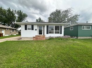 564 Jefferson Blvd SE, Huron, SD 57350