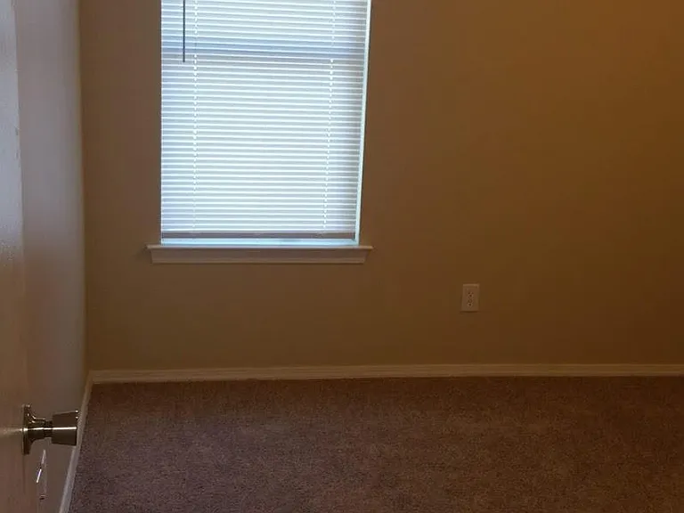 5722 Pheasant Ct — Photo 8