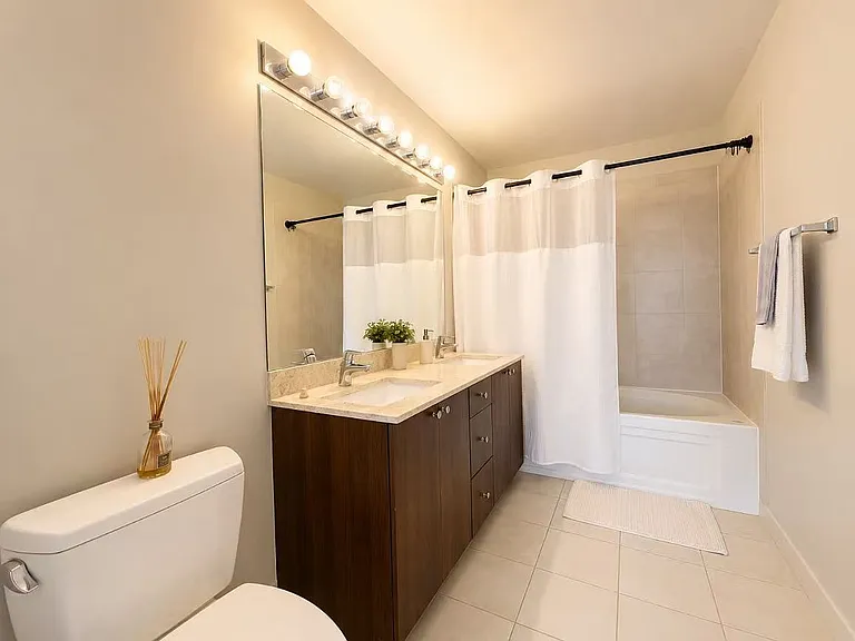 235 W Van Buren St #4204 — Photo 6