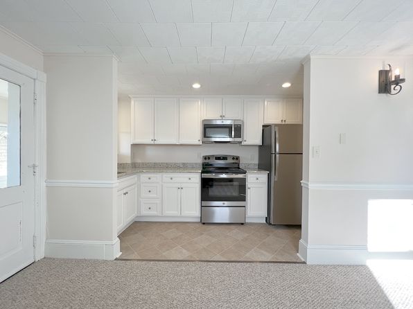 60 1/2 S Main St