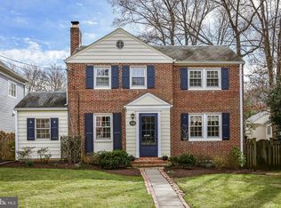 5906 Roosevelt St, Bethesda, MD 20817
