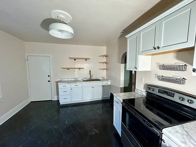 2447 N Bremen St — Photo 4