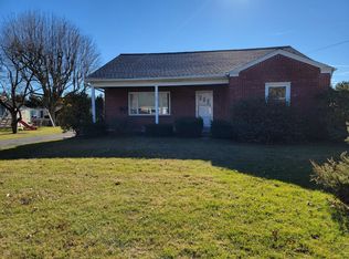268 E Main St, Leola, PA 17540