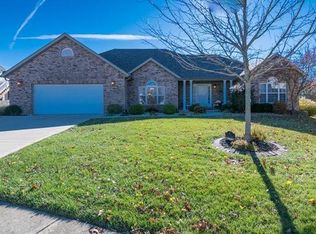 6 Chariot Ct, Glen Carbon, IL 62034