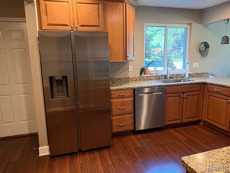 1842 Shadywood Ct — Photo 3
