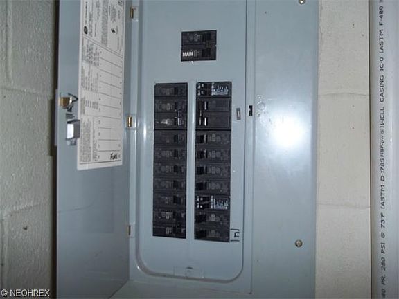 5th image of 6122 Vandalia Ave