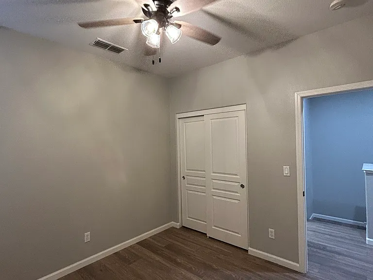 228 W Lucita Way — Photo 3