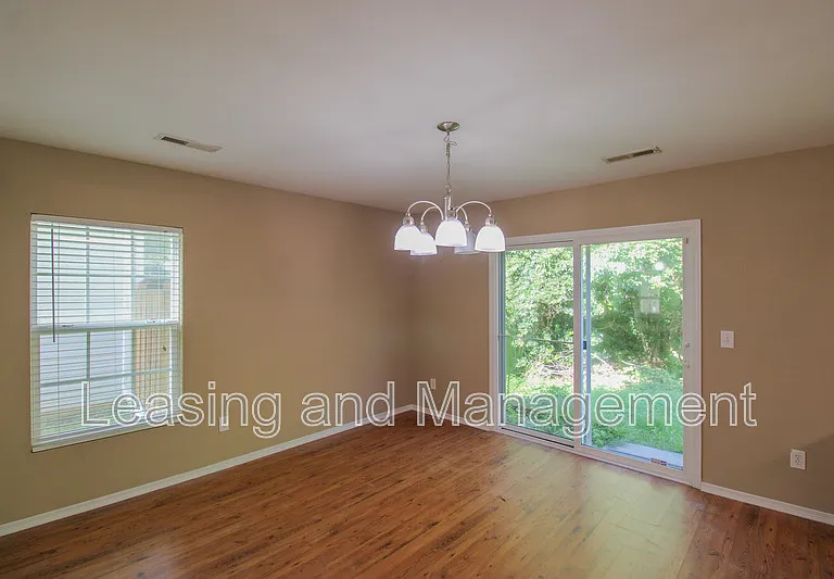 8811 Kellum Dr — Photo 6