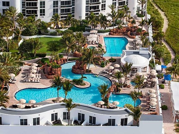 3rd image of 18001 Collins Ave #508