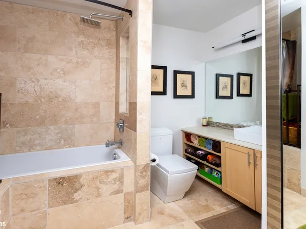 300 East 59th Street image 7 of 12