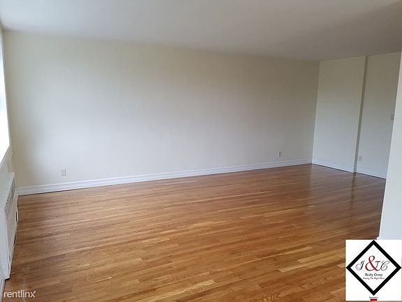 4th image of 76 Dehaven Dr