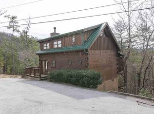 1556 Trappers Ridge Ln, Sevierville, TN 37862