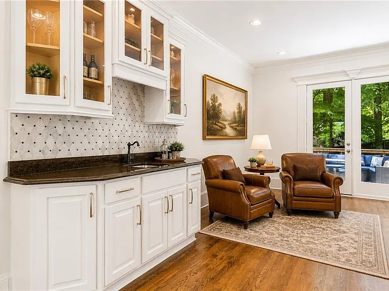 1296 Lenox Park Blvd — Photo 10