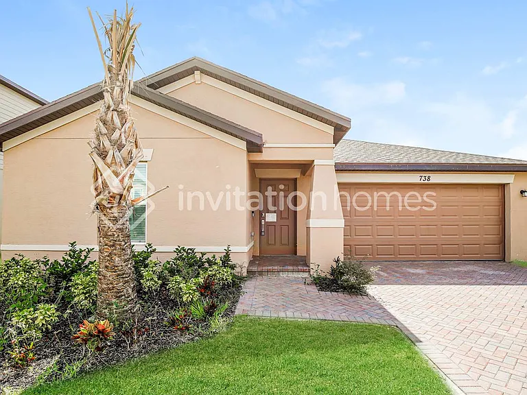 738 Carlyle Way — Photo 1