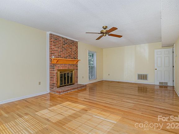 3rd image of 9701 Kent Village Dr