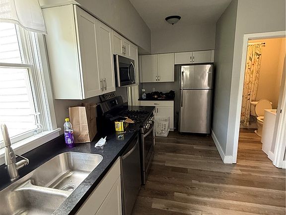 3rd image of 21 Burt Ave