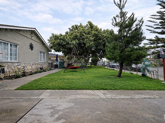 2nd image of 3130 Paula St