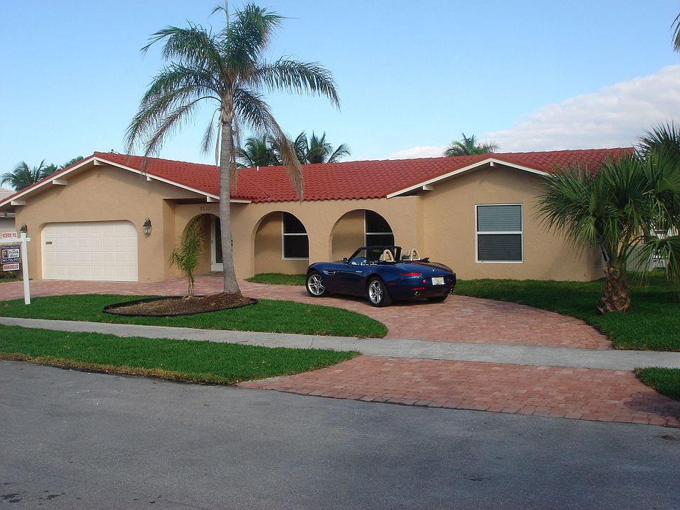 1st image of 1531 SE 12th St