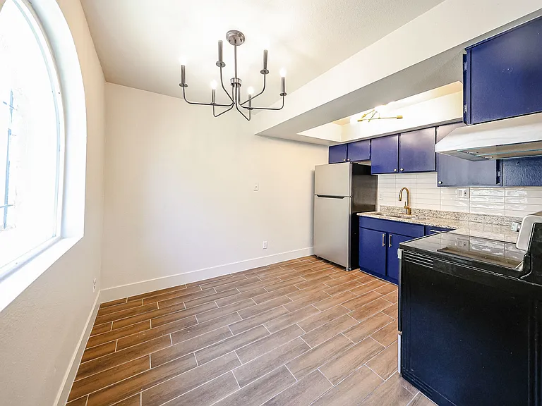 9222 N 35th Ave #10 — Photo 8