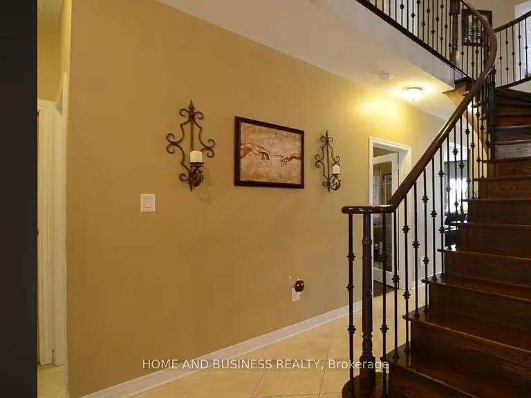 3285 Paul Henderson Dr — Photo 4