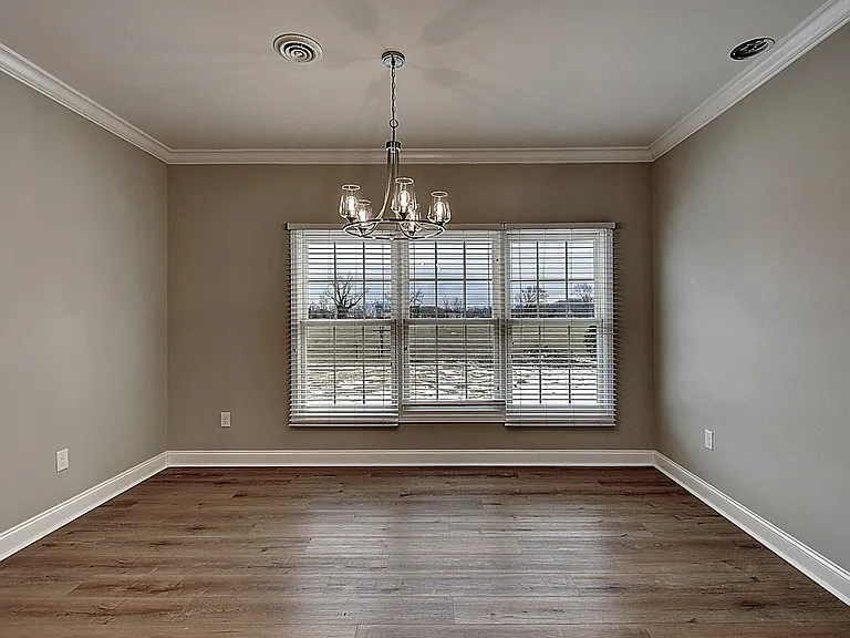 209 University Pkwy #10 — Photo 13