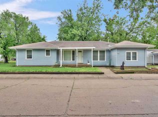 808 W College Ave, Wellington, KS 67152
