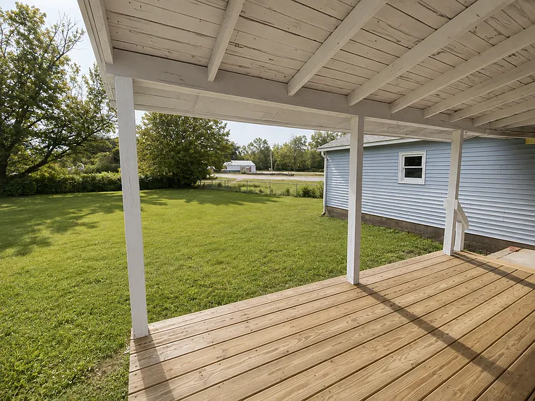 1105 Putnamville Ave — Photo 12