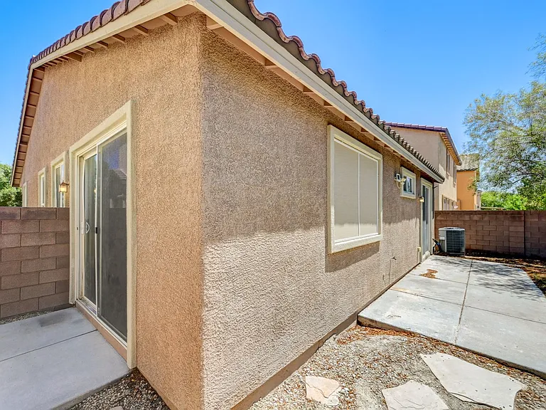 4421 Desert Home Ave — Photo 43