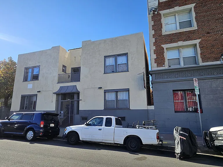815 S Lake St #205 — Photo 4