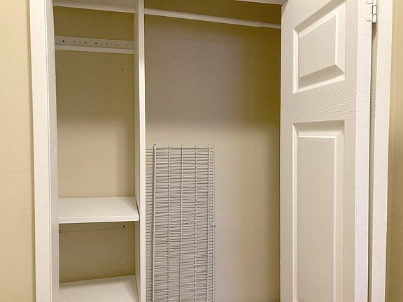 5th image of 410 Park Pl APT 1H