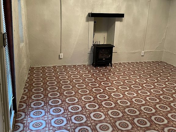 2nd image of 1213 Chateau St #1