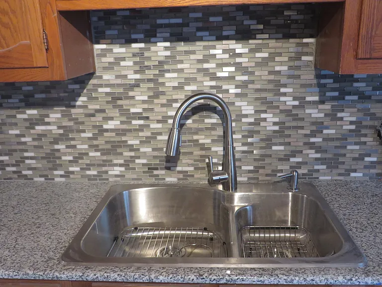 112 Milton Ave — Photo 6