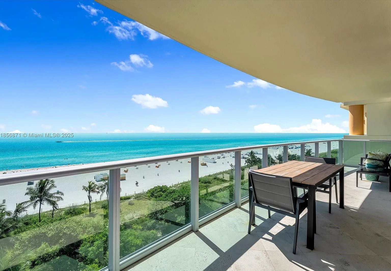 1455 Ocean Dr — Photo 2