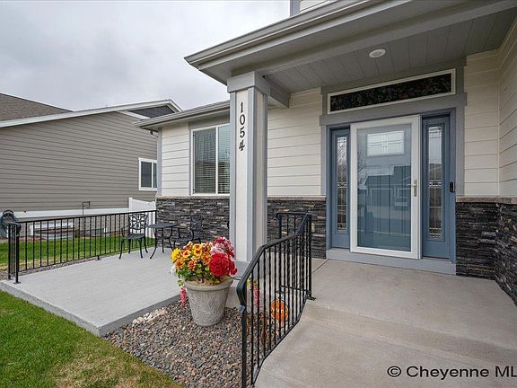 5th image of 1054 Marie Ln