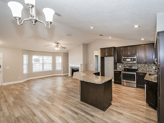 5th image of 11256 Garden Moss Cir N