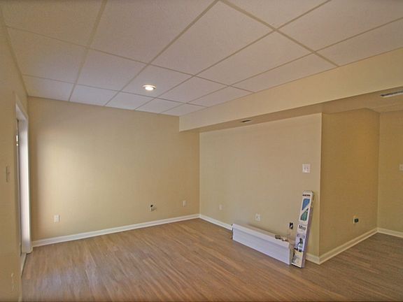 4th image of 20110 Daniels Cir