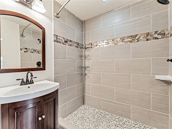 3rd image of 2106 East Dr