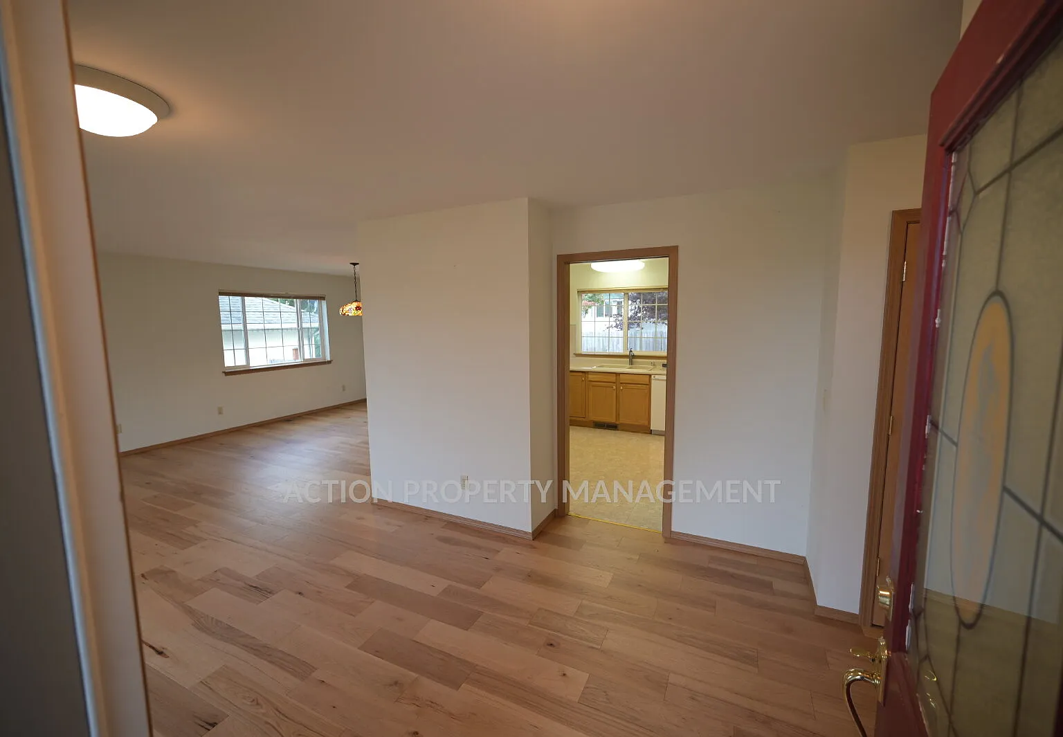 3 bed, 2.0 bath, 1542 sqft, $2,300 — Photo 3
