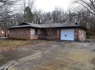 1102 SE 10th St, Muldrow, OK 74948