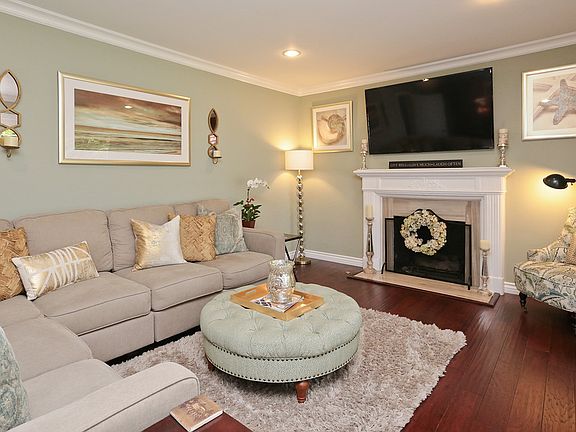3rd image of 2284 Peachtree Ln