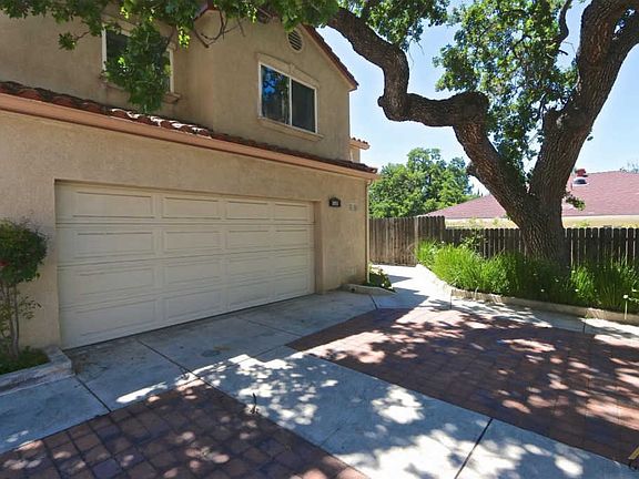 3rd image of 3215 Royal Oaks Dr