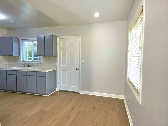 5th image of 14329 Christine Dr
