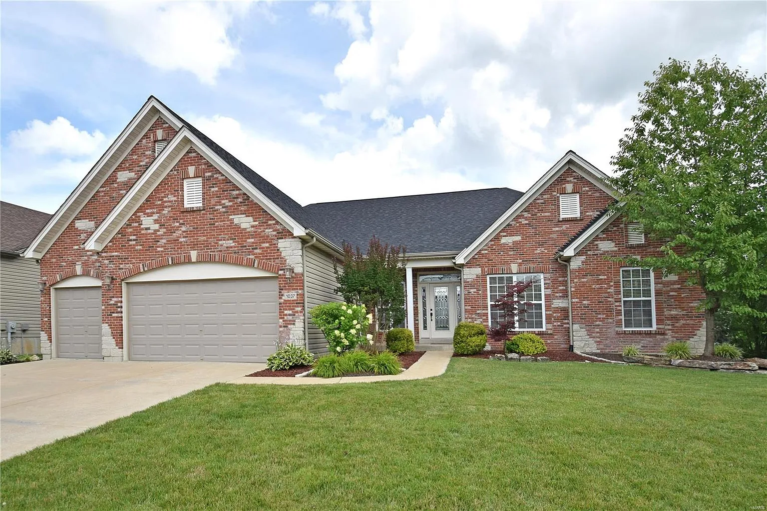 1037 Brook Mont Dr photo 1