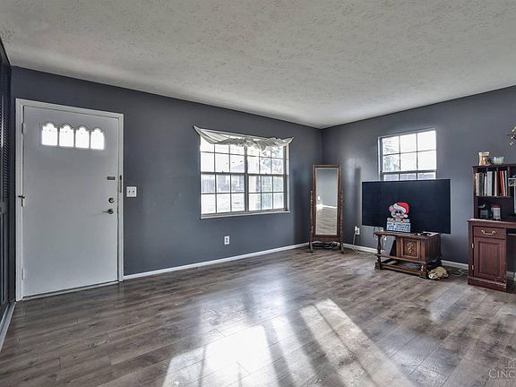 4th image of 3384 Amberway Ct